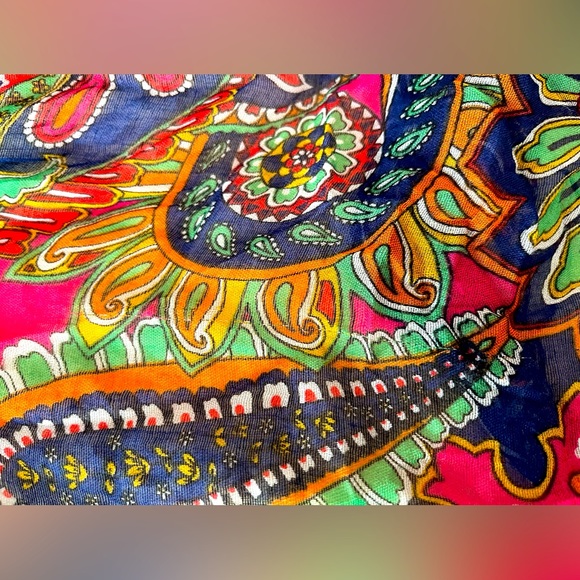 Peacock Pattern Scarf - Picture 4 of 5